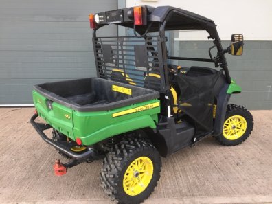 John Deere XUV560E Gator