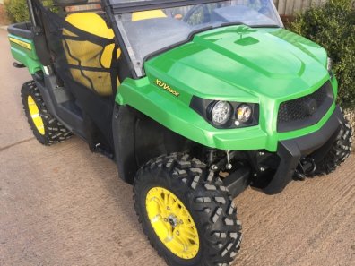John Deere XUV560E Gator