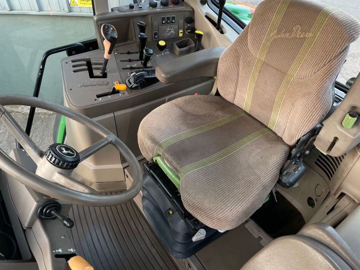 John Deere 6930 Standard
