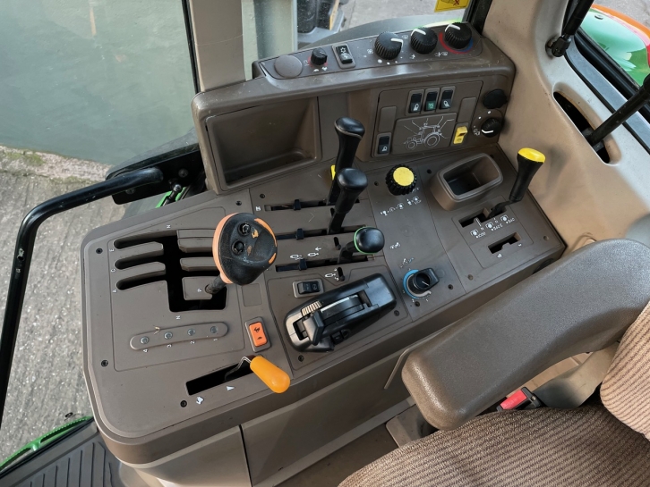John Deere 6930 Standard
