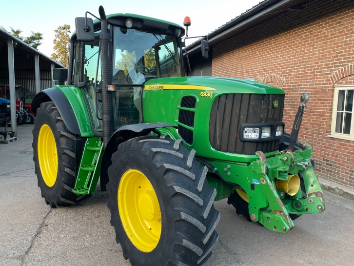 John Deere 6930 Standard