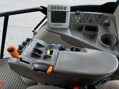 John Deere 6830