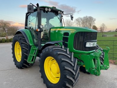 John Deere 6830