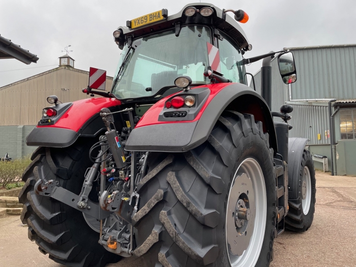 Massey Ferguson 8740S