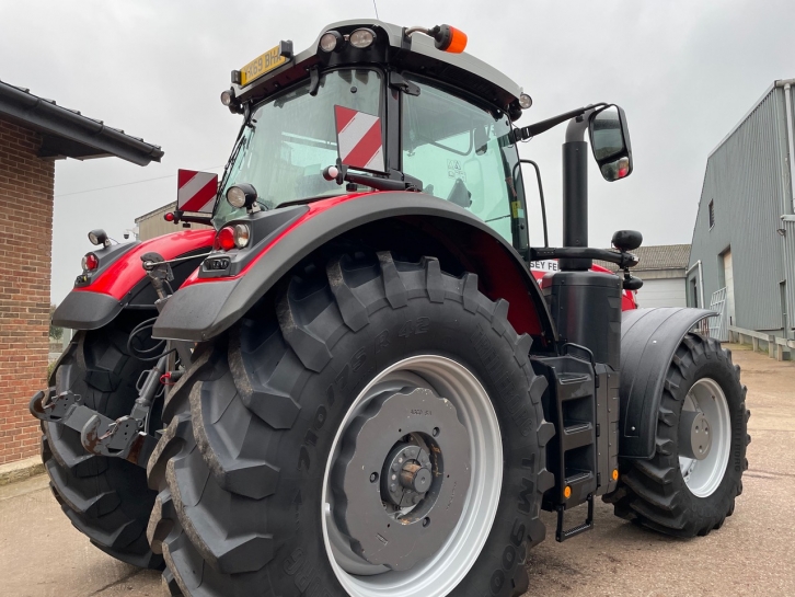 Massey Ferguson 8740S