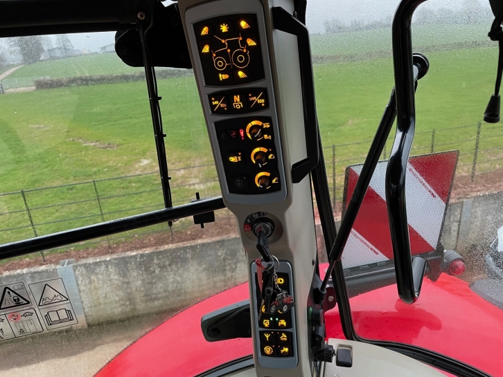 Massey Ferguson 8740S