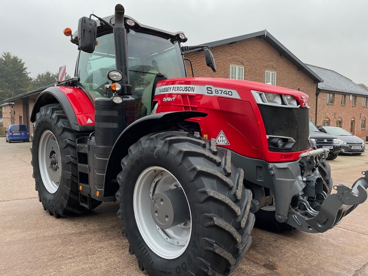 Massey Ferguson 8740S