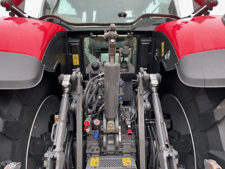 Massey Ferguson 8740S