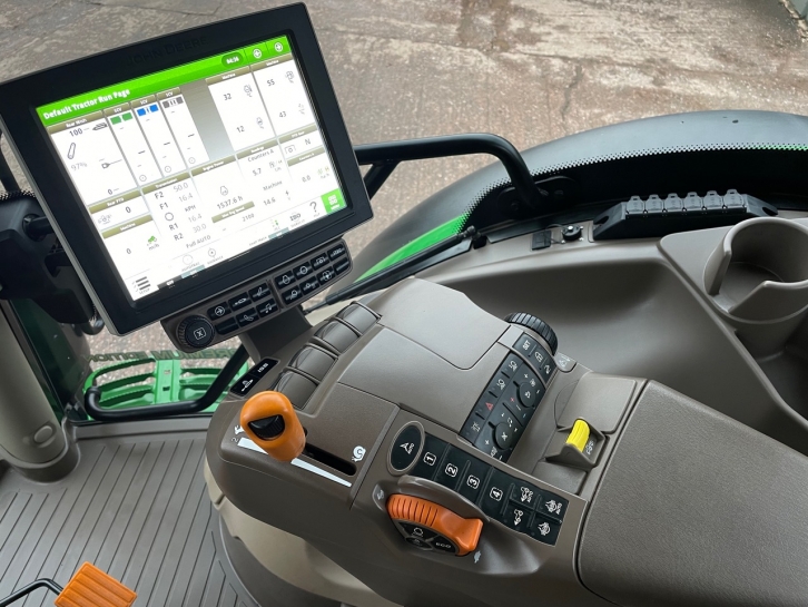 John Deere 6155R