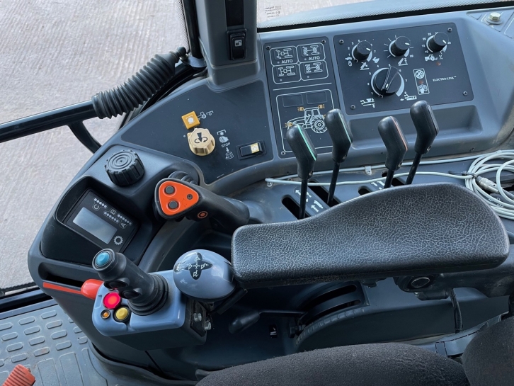 New Holland 8360