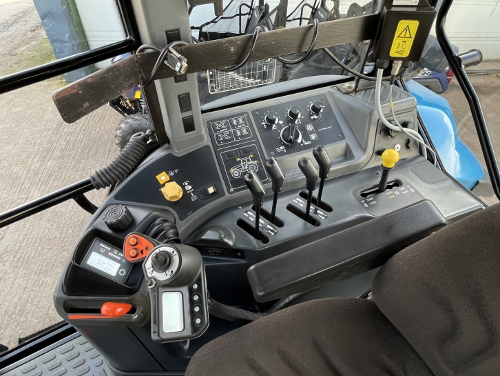 New Holland 8360