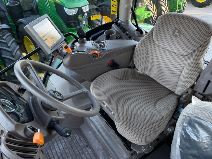 John Deere 6155R