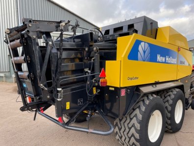 New Holland BB940A baler