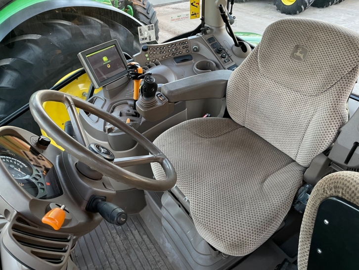 John Deere 6155R