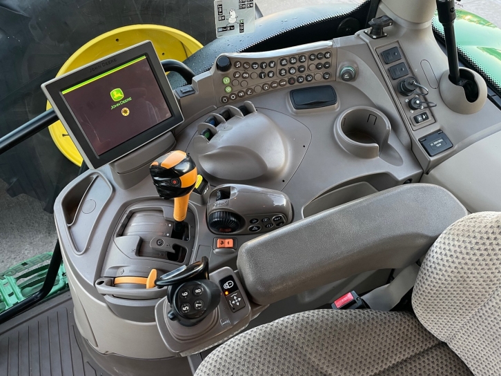 John Deere 6155R