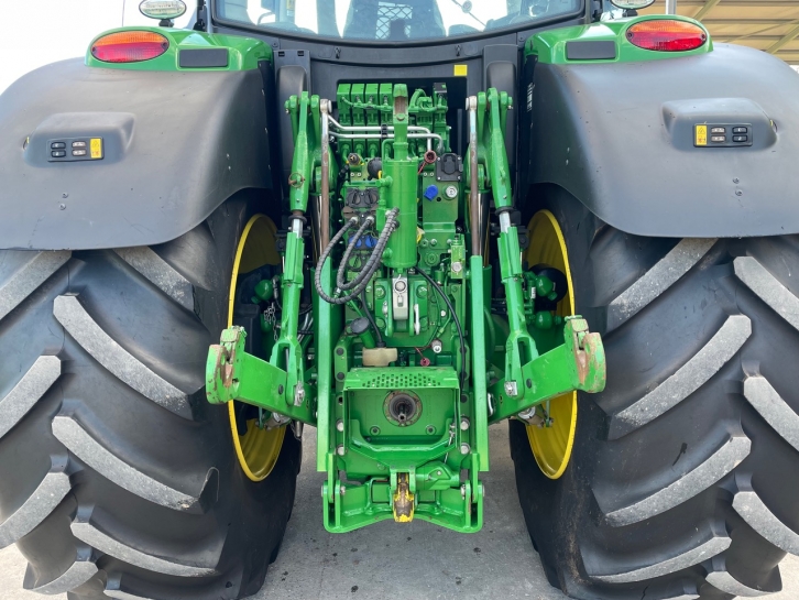 John Deere 6215R Ultimate Edition