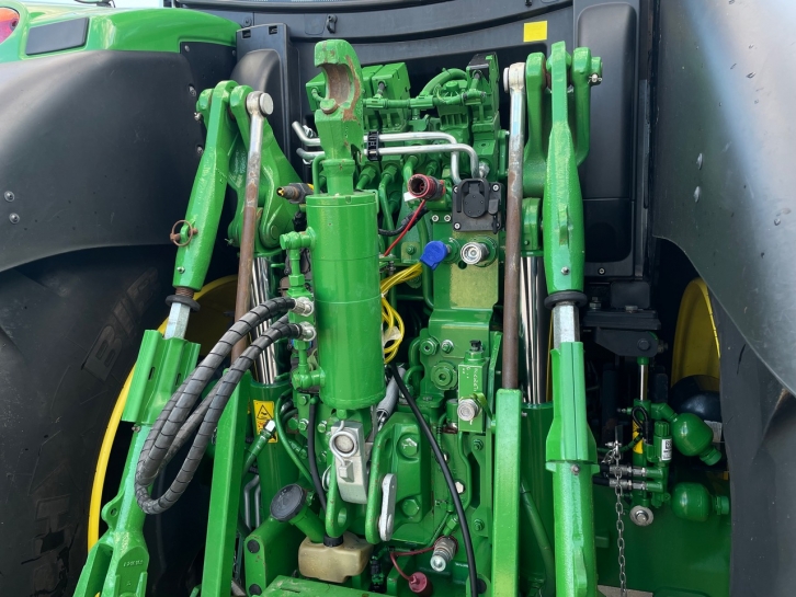 John Deere 6215R Ultimate Edition