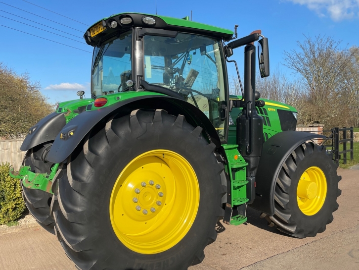John Deere 6215R Ultimate Edition