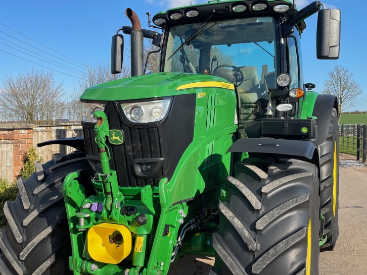 John Deere 6215R Ultimate Edition