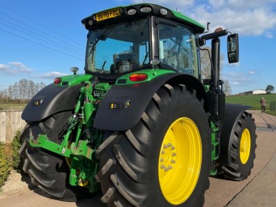 John Deere 6215R Ultimate Edition