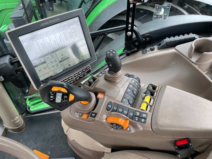 John Deere 6195R Ultimate Edition