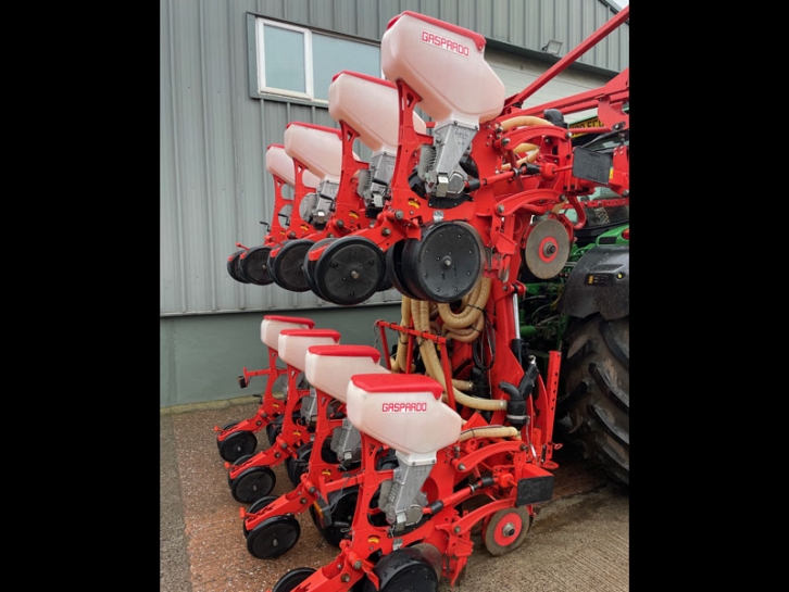 Gaspardo 8 row maize drill