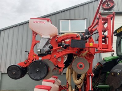 Gaspardo 8 row maize drill
