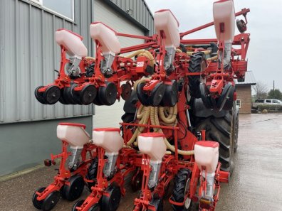 Gaspardo 8 row maize drill