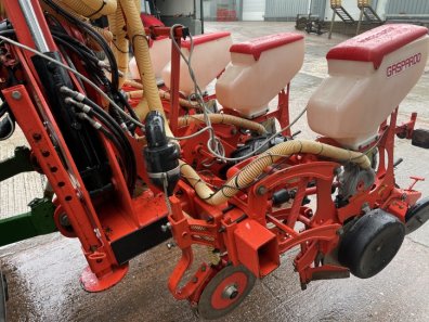 Gaspardo 8 row maize drill