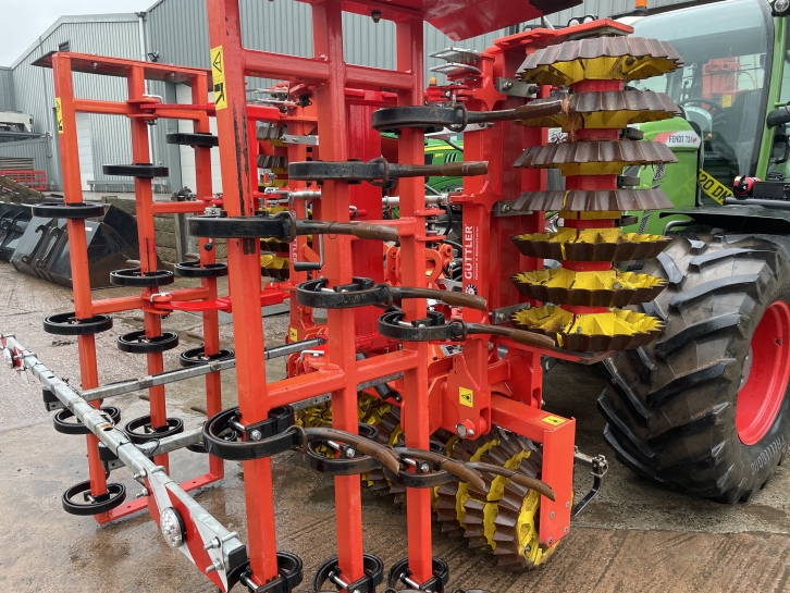 Guttler 4 metre front press