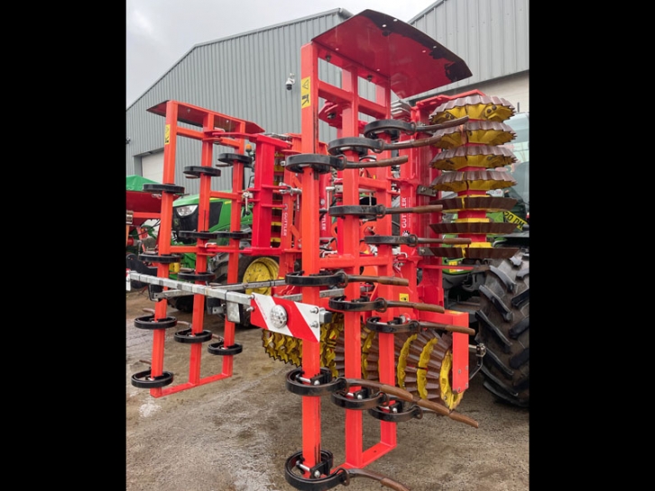 Guttler 4 metre front press