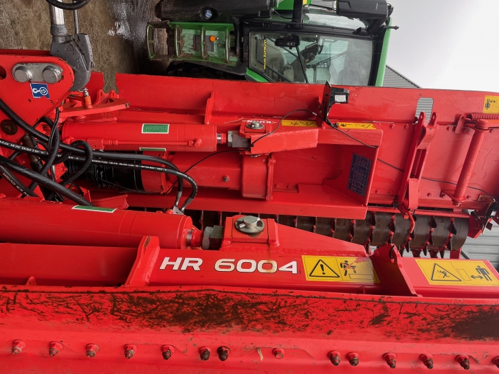 Kuhn HR 6004 6 Metre hydraulic folding power