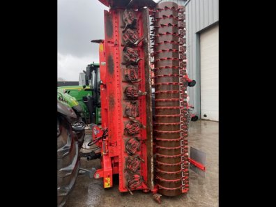 Kuhn HR 6004 6 Metre hydraulic folding power