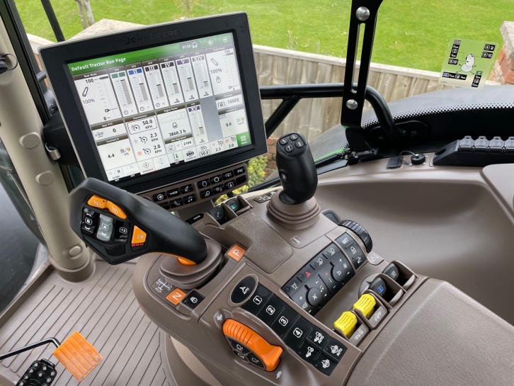John Deere 6195R Ultimate Edition