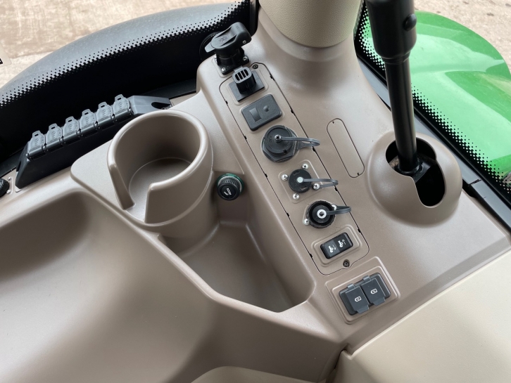 John Deere 6195R Ultimate Edition