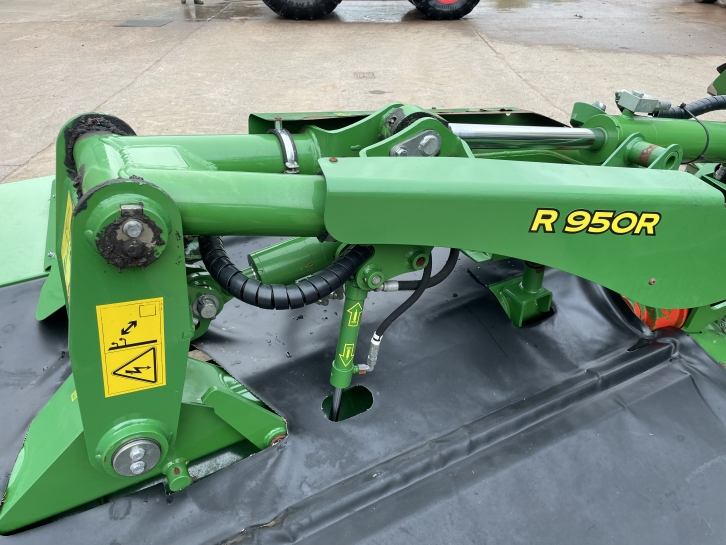 John Deere R950R butterfly   F310R front mowers