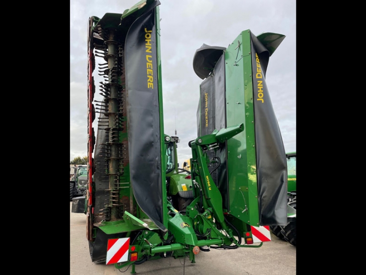 John Deere R950R butterfly   F310R front mowers