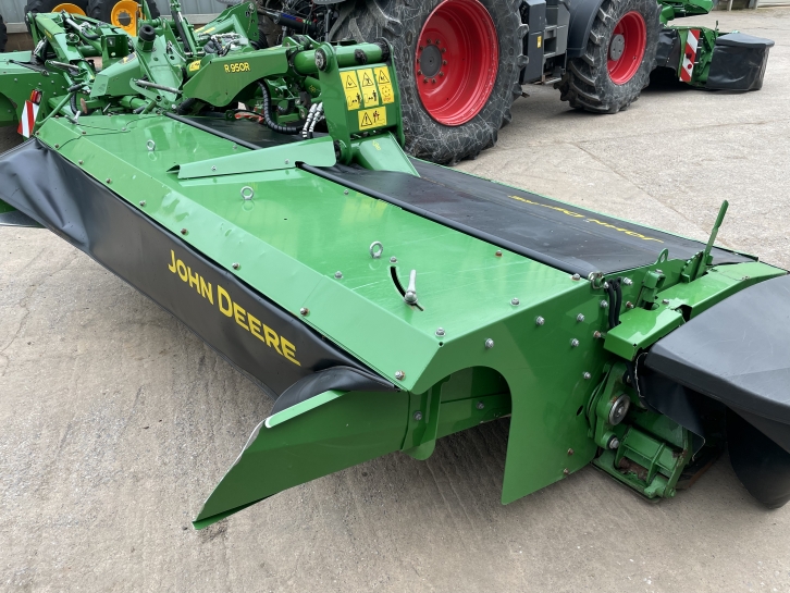 John Deere R950R butterfly   F310R front mowers