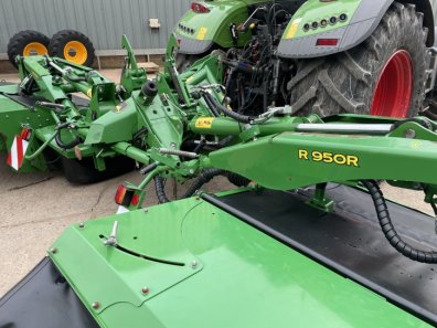 John Deere R950R butterfly   F310R front mowers