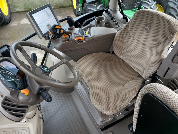 John Deere 6195R Ultimate Edition