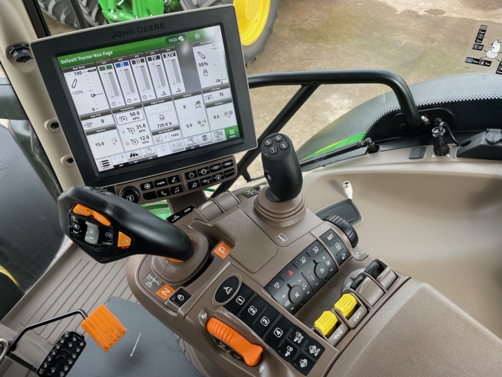John Deere 6195R Ultimate Edition
