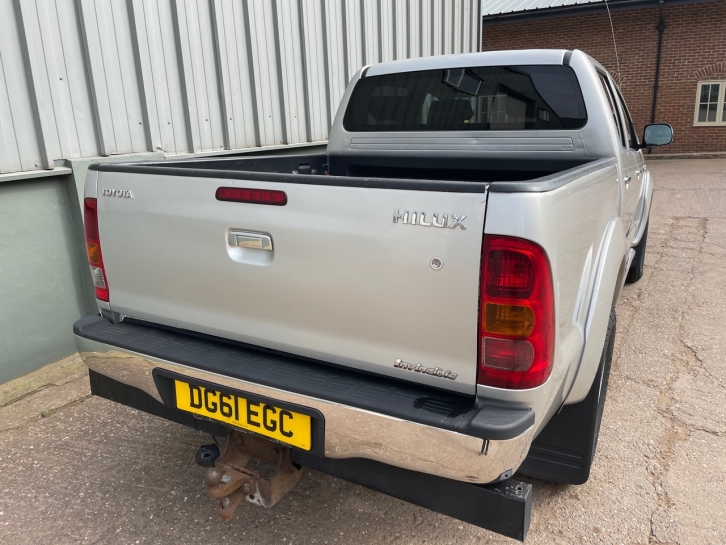Toyota Hi-Lux Invincible 3.0LT Diesel