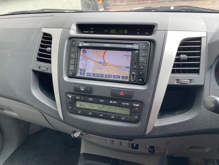 Toyota Hi-Lux Invincible 3.0LT Diesel