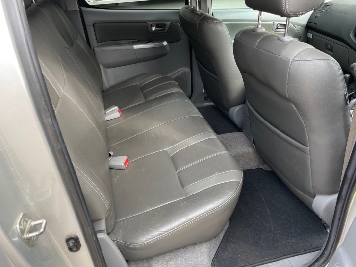 Toyota Hi-Lux Invincible 3.0LT Diesel