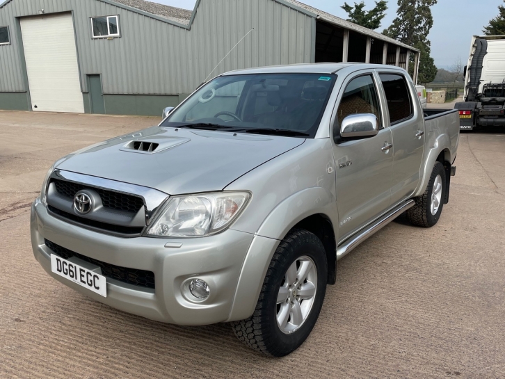 Toyota Hi-Lux Invincible 3.0LT Diesel