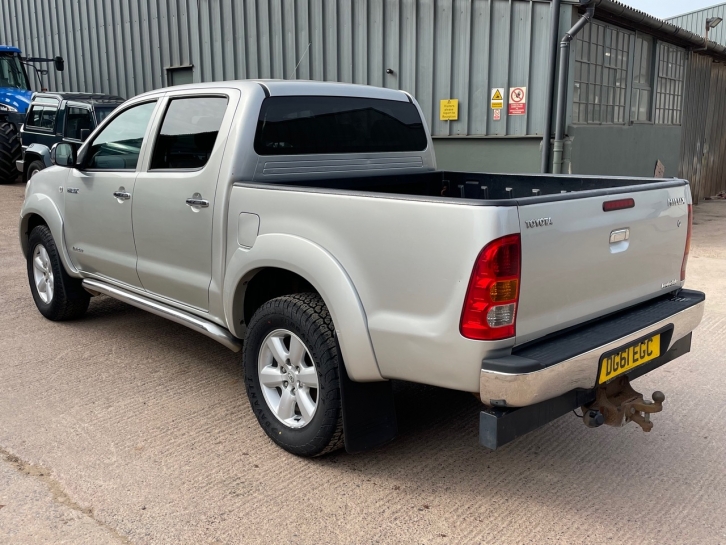 Toyota Hi-Lux Invincible 3.0LT Diesel