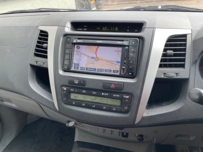Toyota Hi-Lux Invincible 3.0LT Diesel