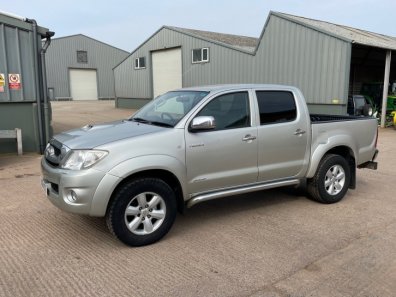 Toyota Hi-Lux Invincible 3.0LT Diesel