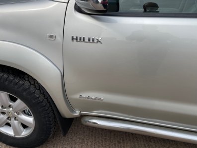 Toyota Hi-Lux Invincible 3.0LT Diesel