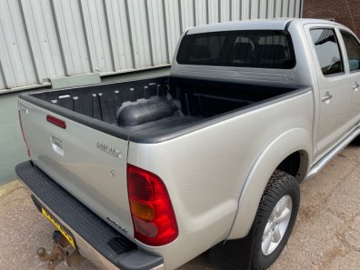 Toyota Hi-Lux Invincible 3.0LT Diesel